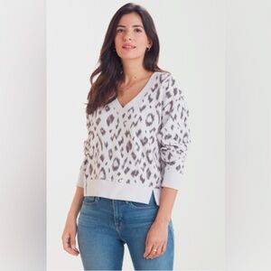 MICHAEL STARS Evereve Camila
Ikat V-Neck Sweatshirt // S